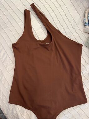 RioRia Asymmetrical One-Shoulder Brown Women's Bodysuit